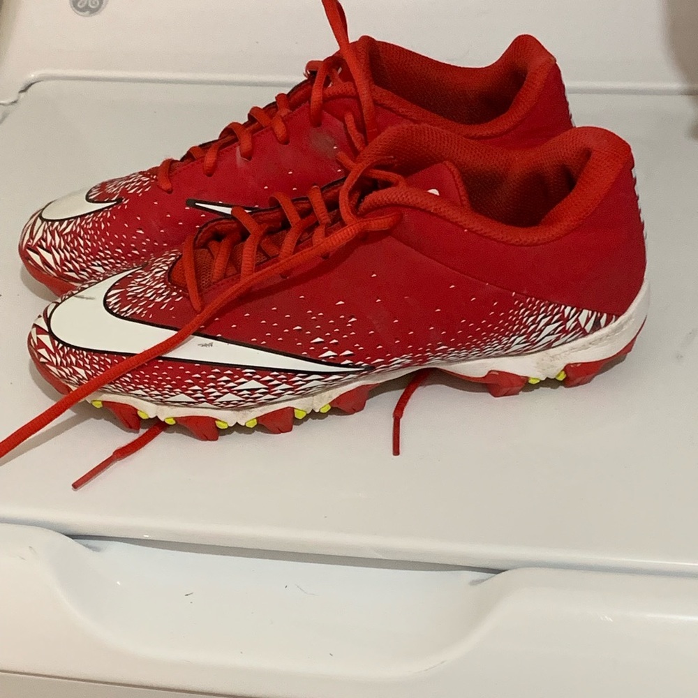 Cleats for football or baseball size 10.5